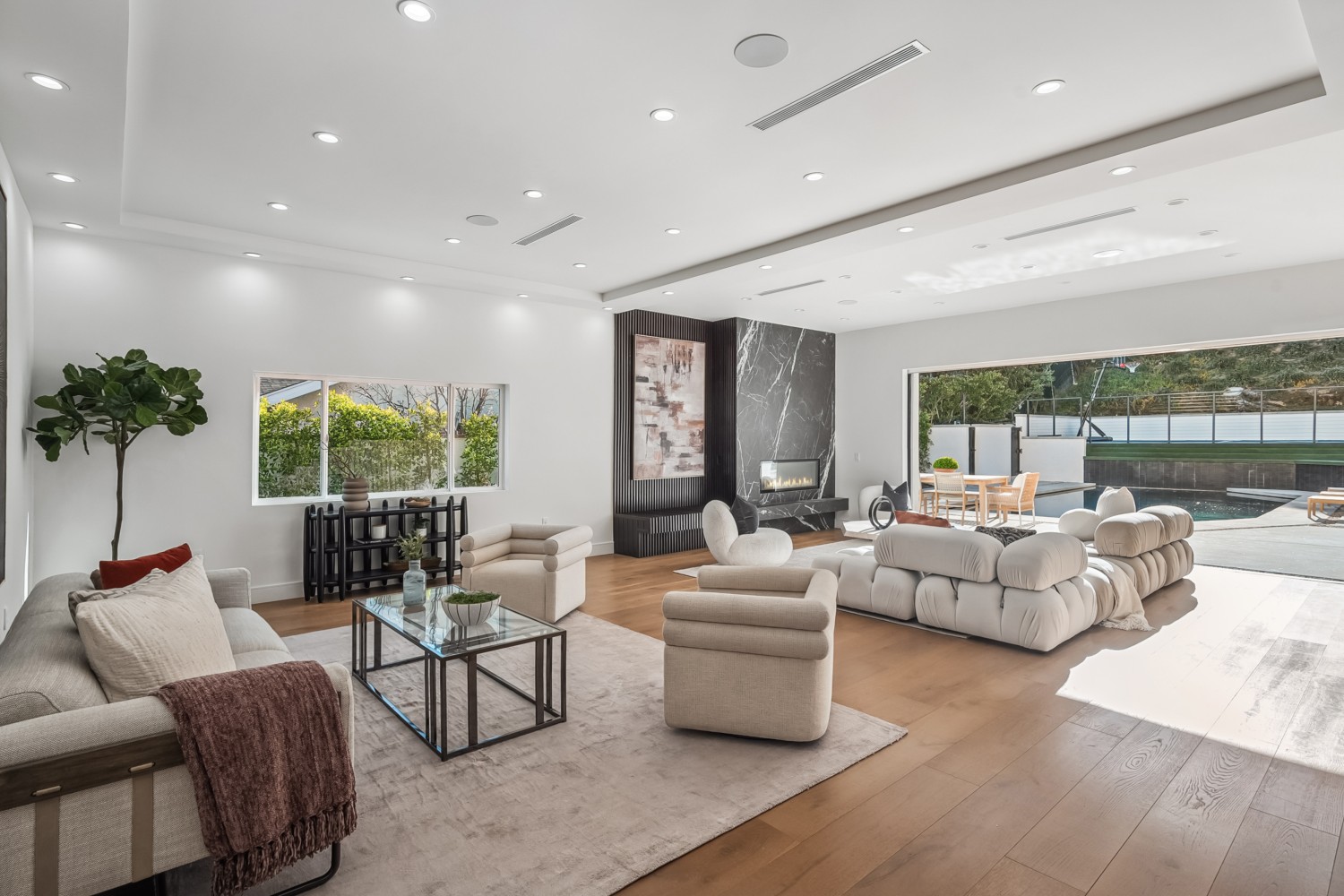 Elfyer - Tarzana, CA House - For Sale