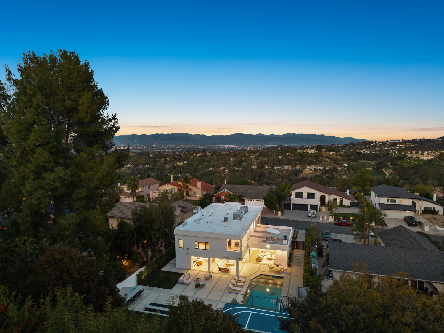 Elfyer - Tarzana, CA House - For Sale