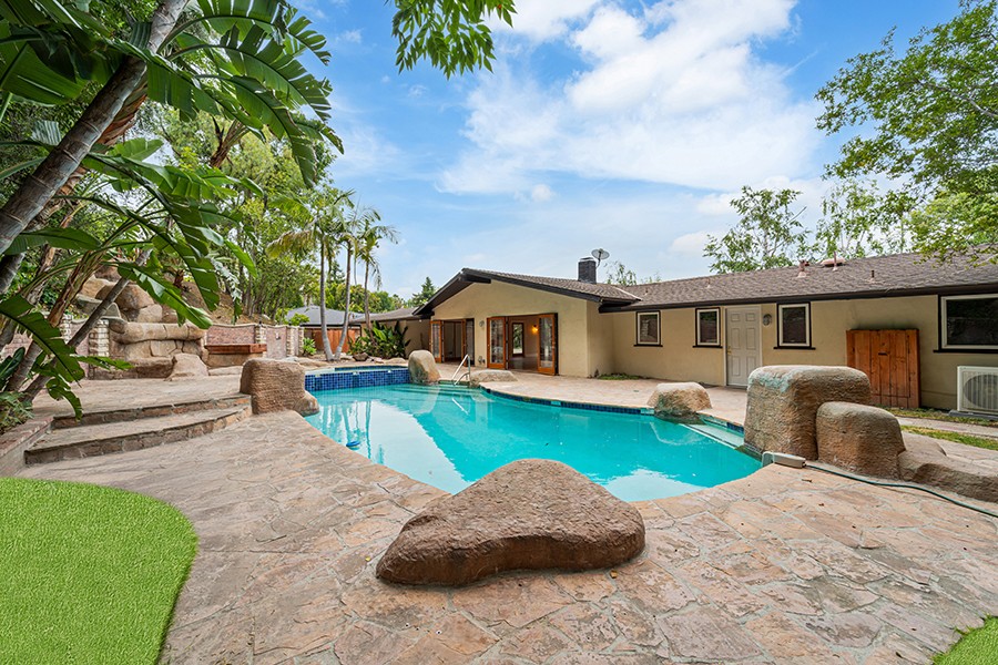 Elfyer - Tarzana, CA House - For Sale