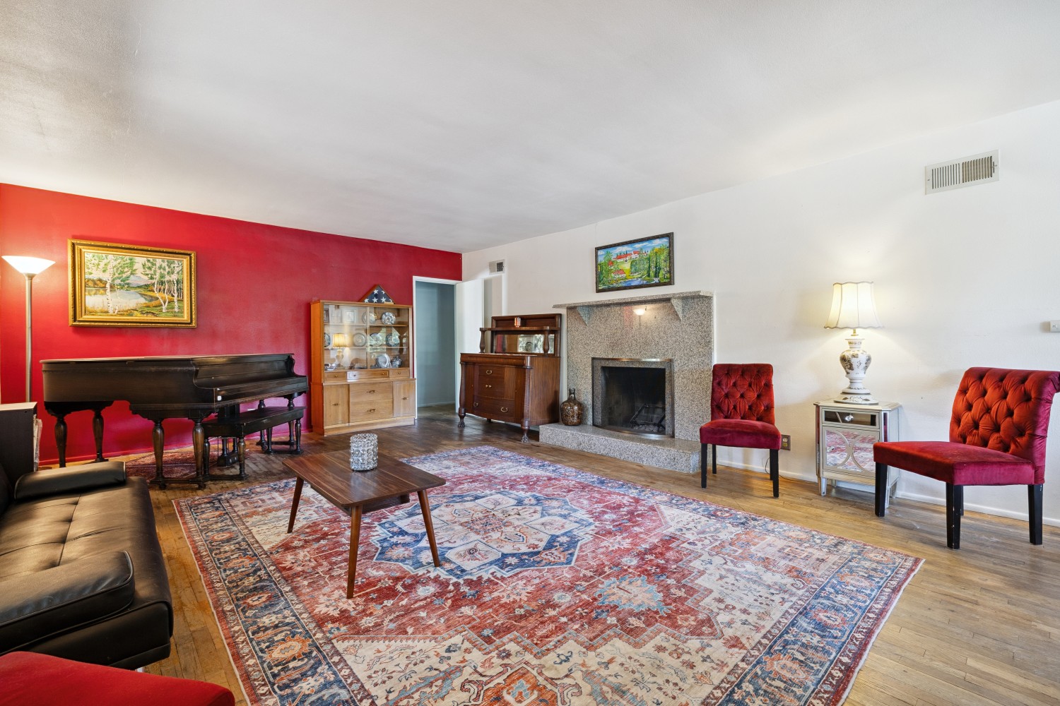 Elfyer - Woodland Hills, CA House - For Sale