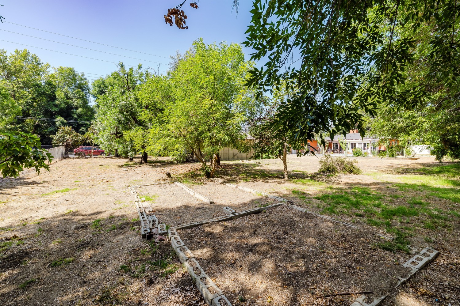 Elfyer - Woodland Hills, CA House - For Sale