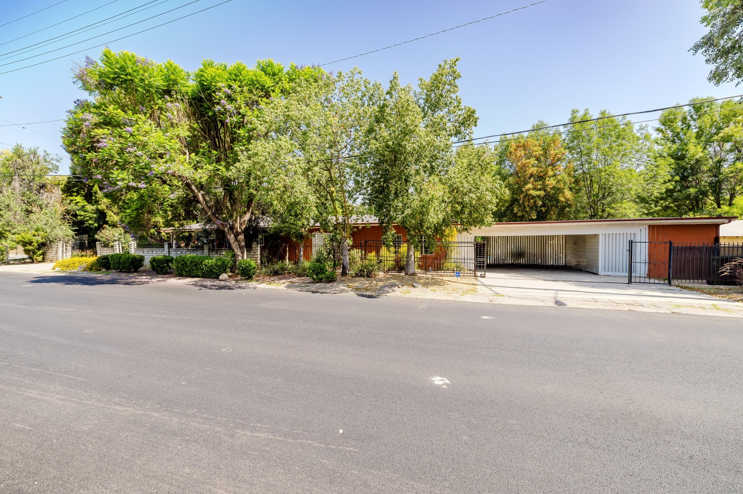 Elfyer - Woodland Hills, CA House - For Sale