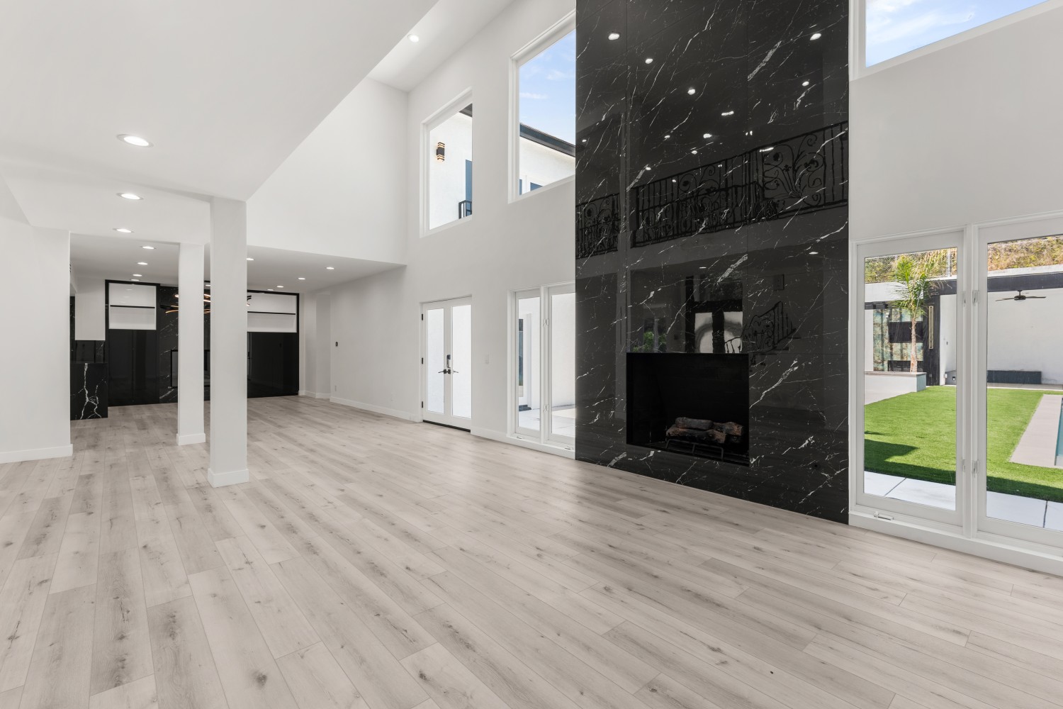 Elfyer - Woodland Hills, CA House - For Sale