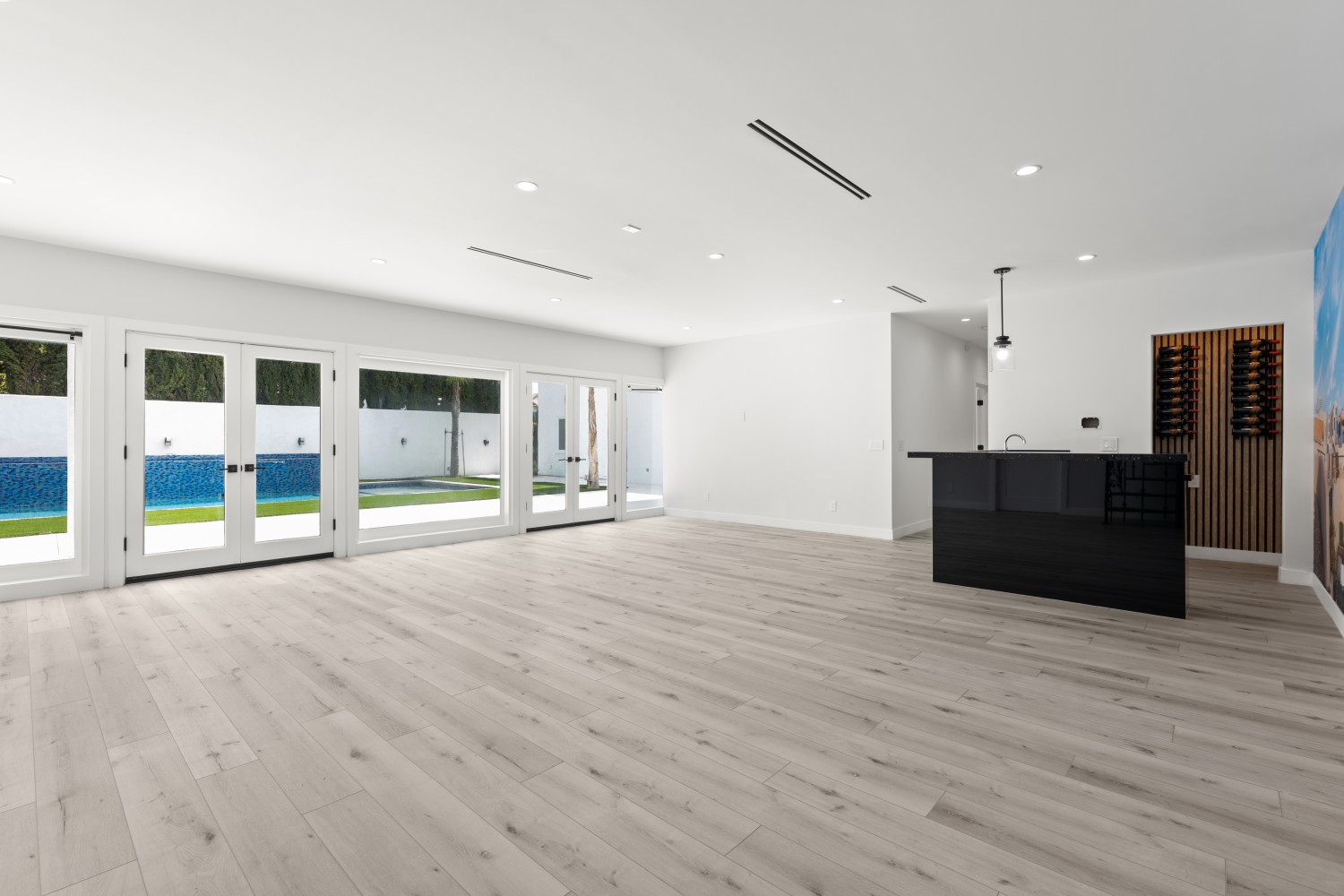 Elfyer - Woodland Hills, CA House - For Sale