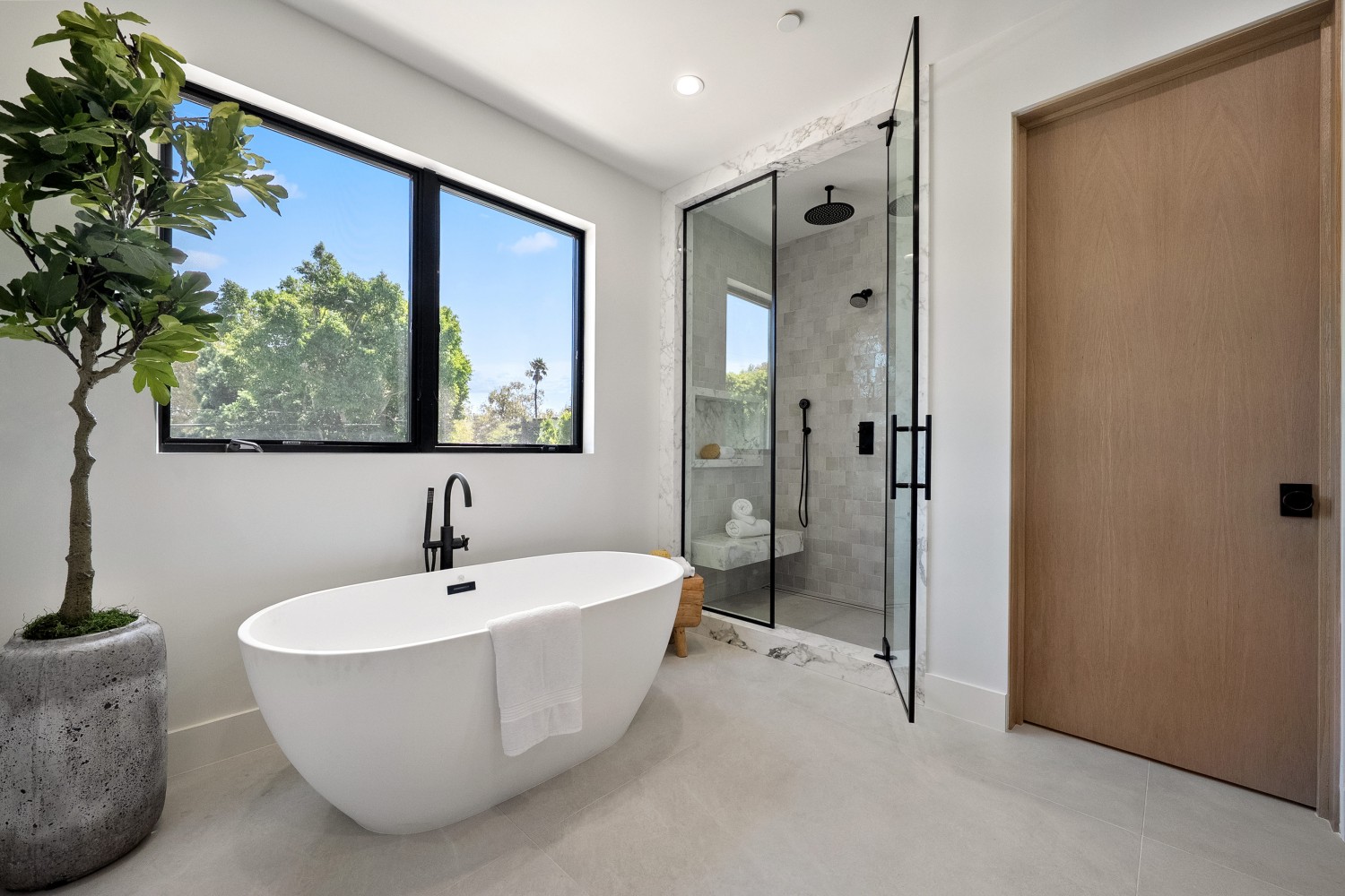 Elfyer - Valley Village, CA House - For Sale