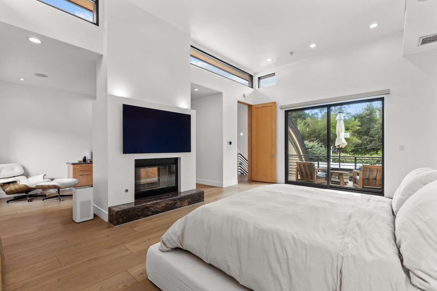 Elfyer - Tarzana, CA House - For Sale