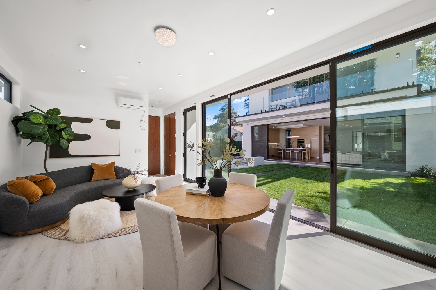 Elfyer - Sherman Oaks, CA House - For Sale