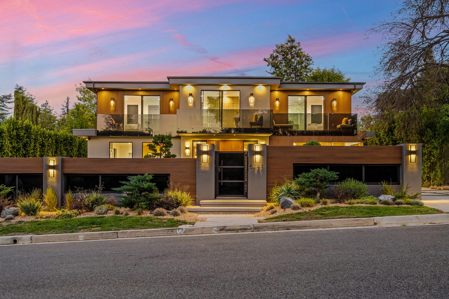 Elfyer - Tarzana, CA House - For Sale