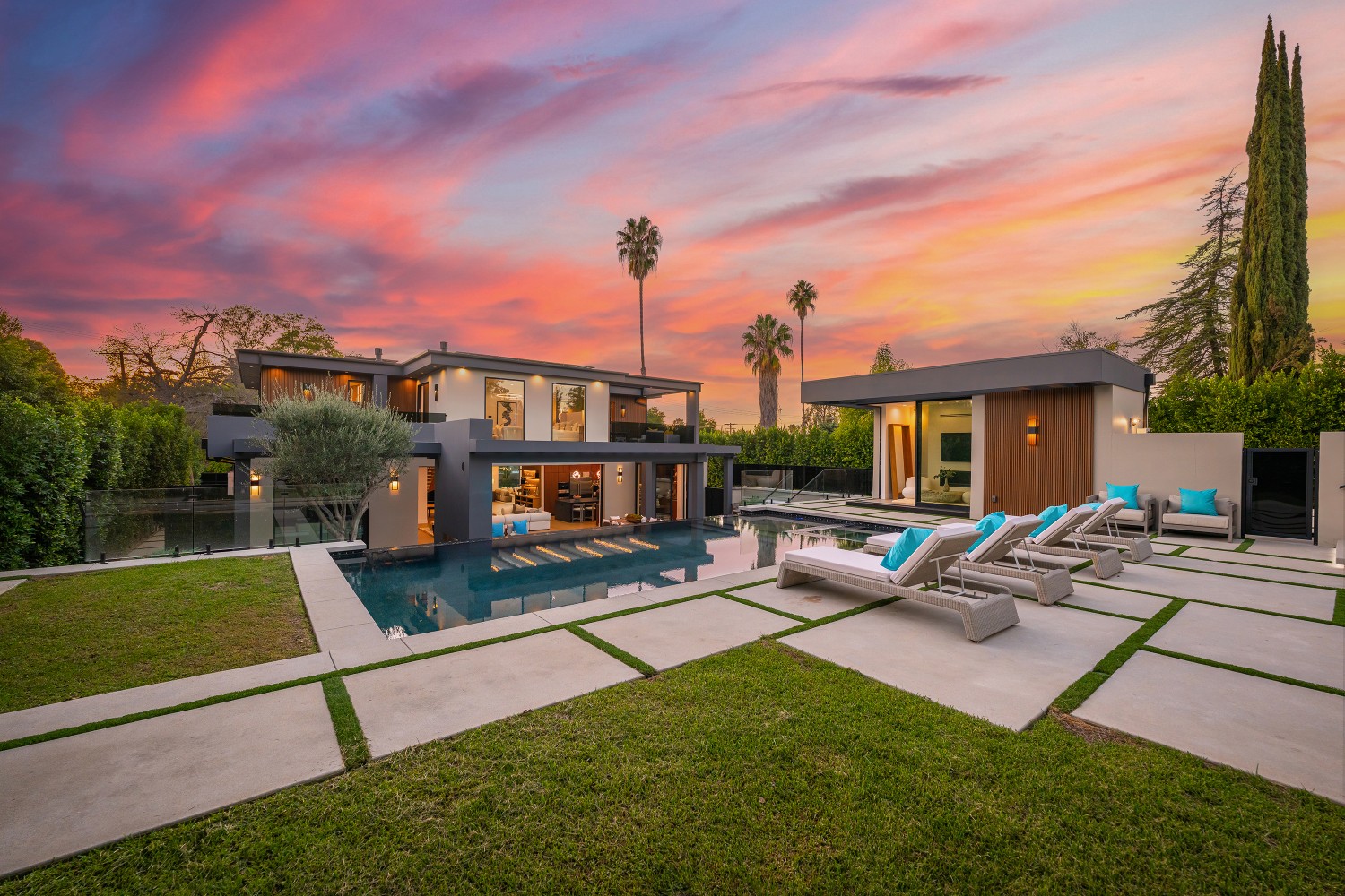 Elfyer - Tarzana, CA House - For Sale