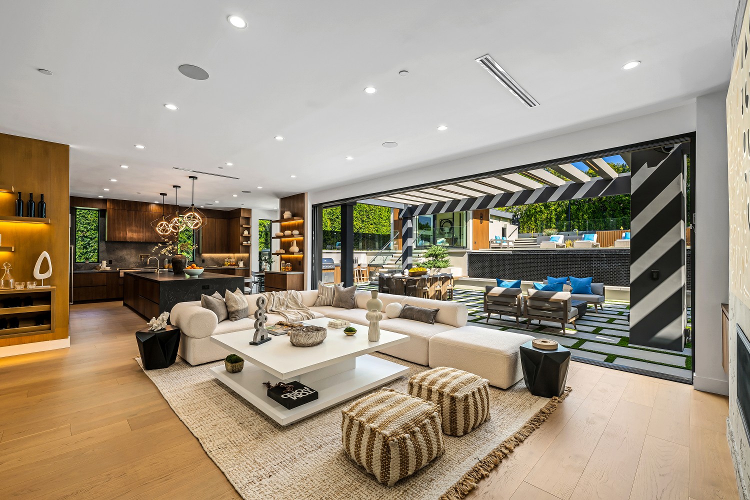 Elfyer - Tarzana, CA House - For Sale