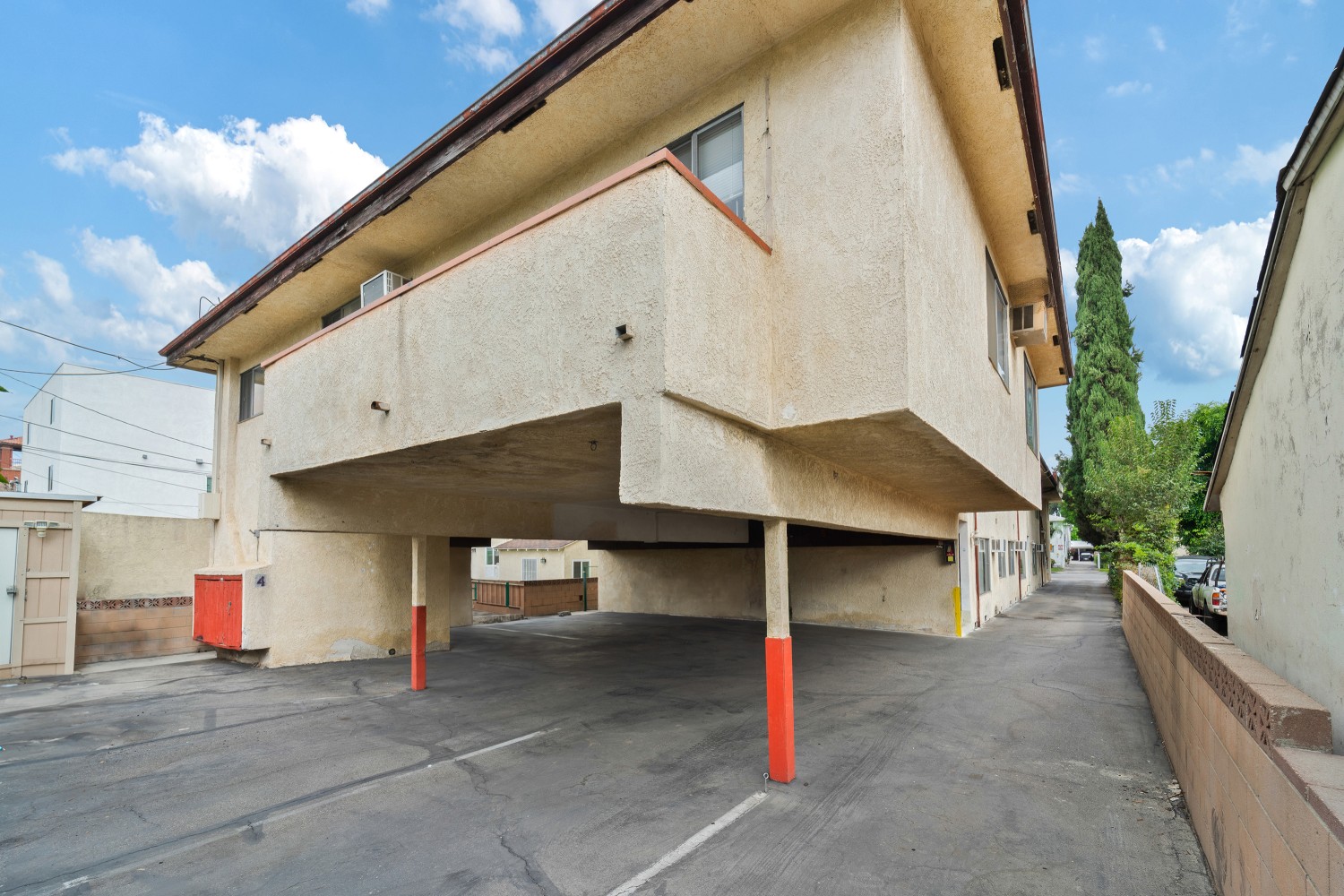 Elfyer - Van Nuys, CA House - For Sale