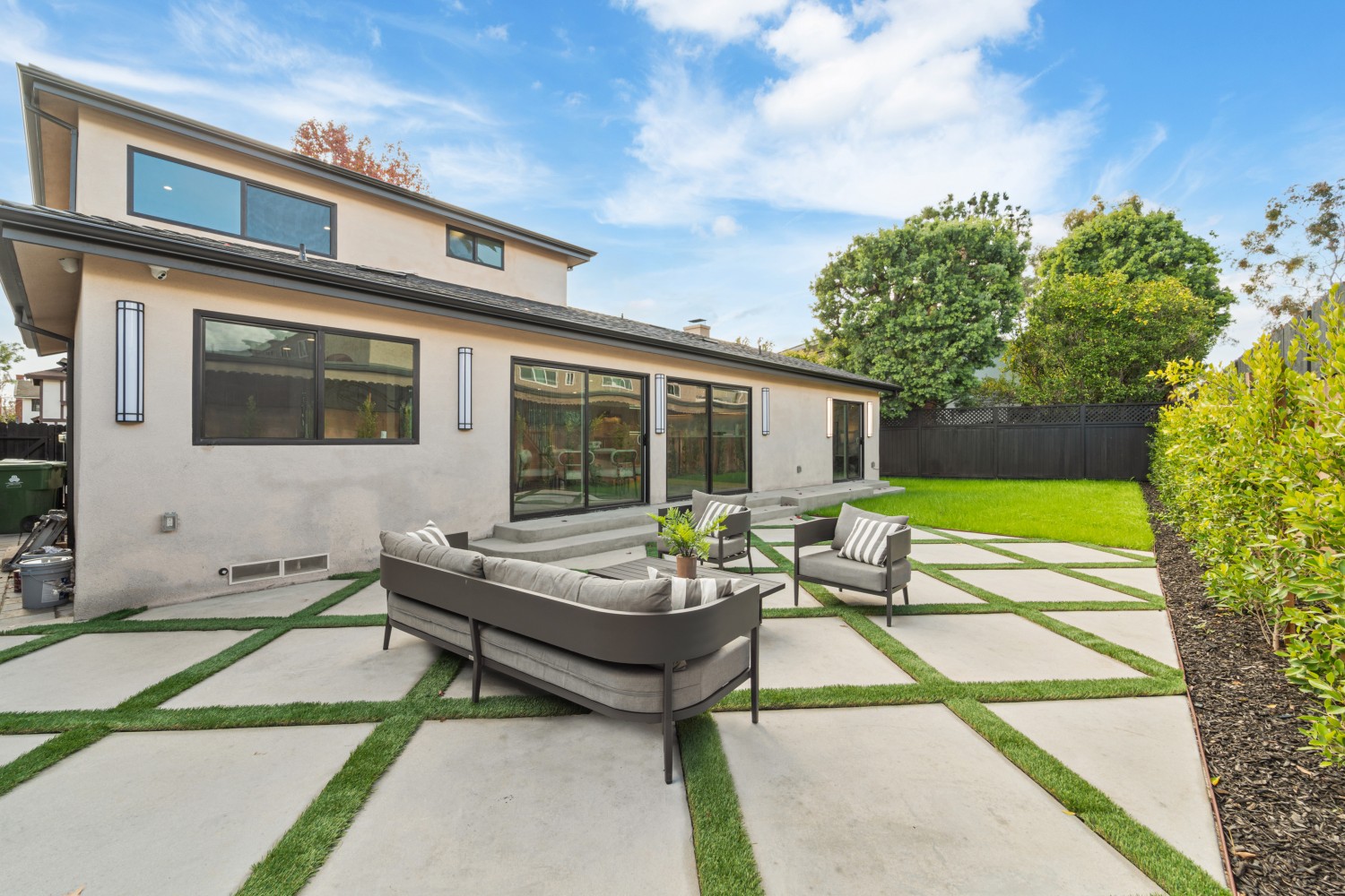 Elfyer - Los Angeles, CA House - For Sale