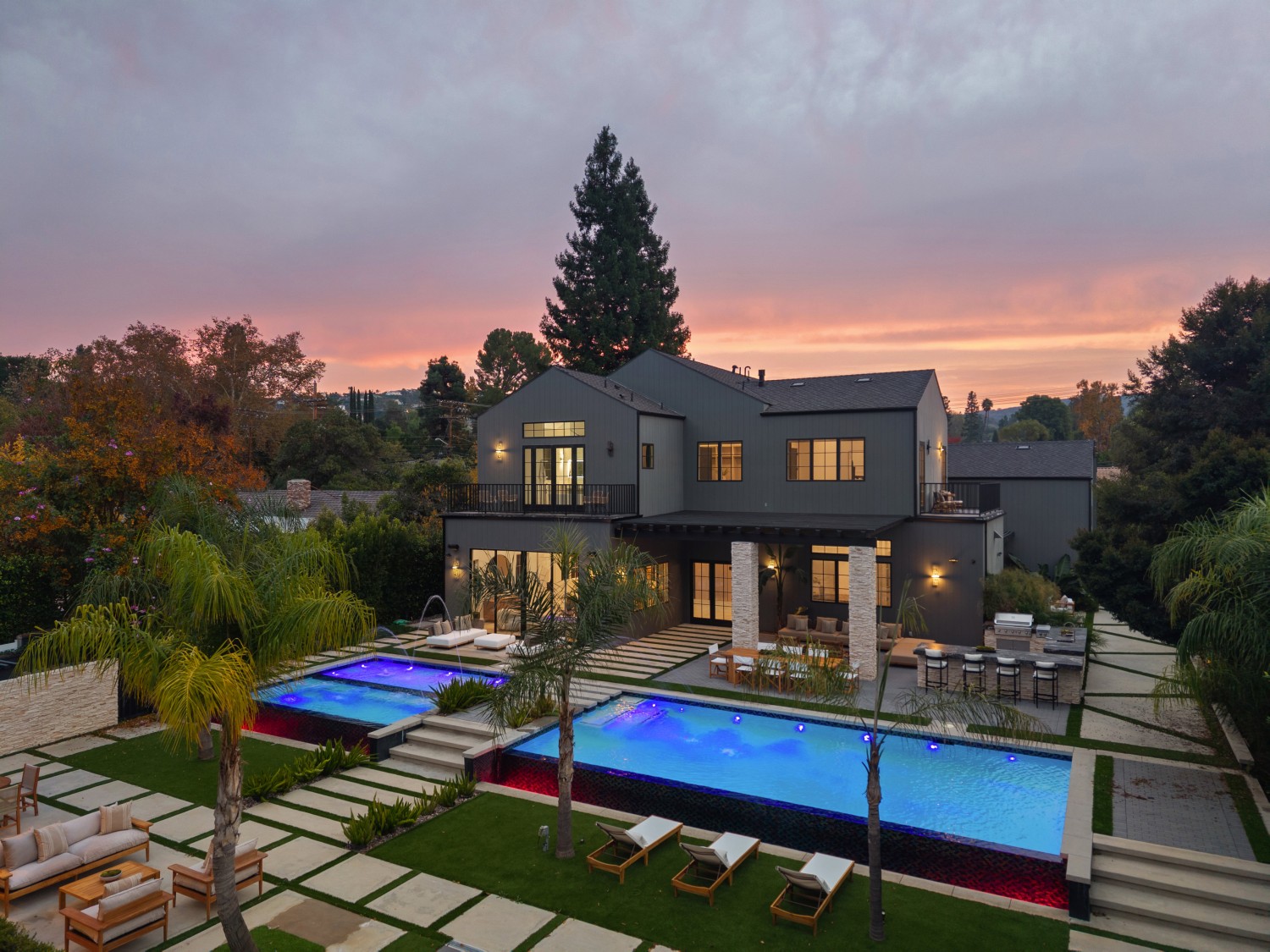 Elfyer - Woodland Hills, CA House - For Sale