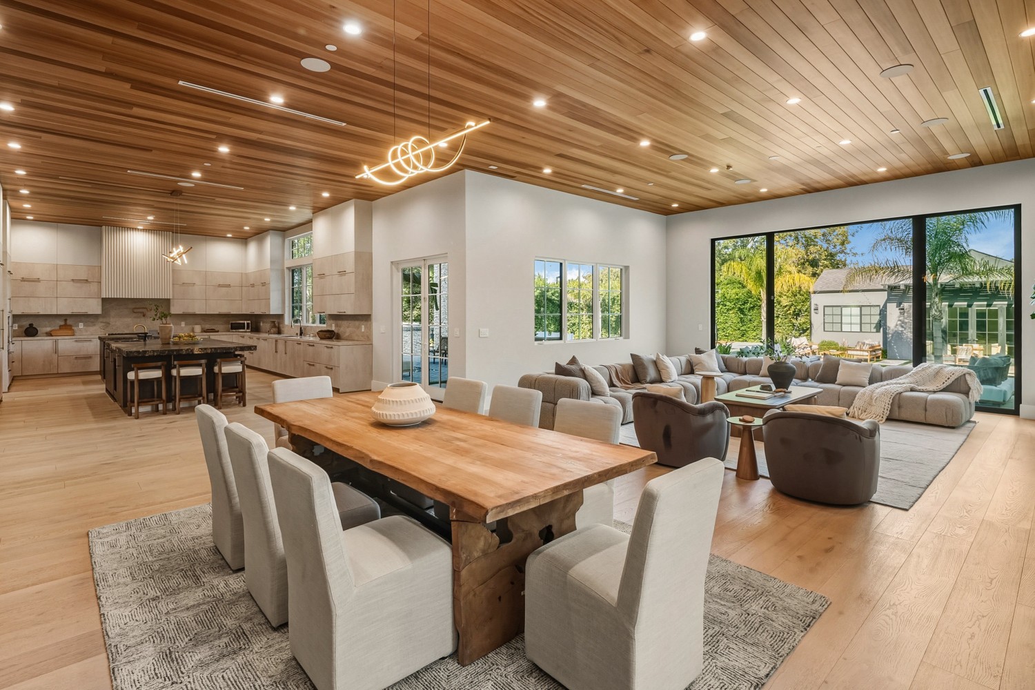 Elfyer - Woodland Hills, CA House - For Sale