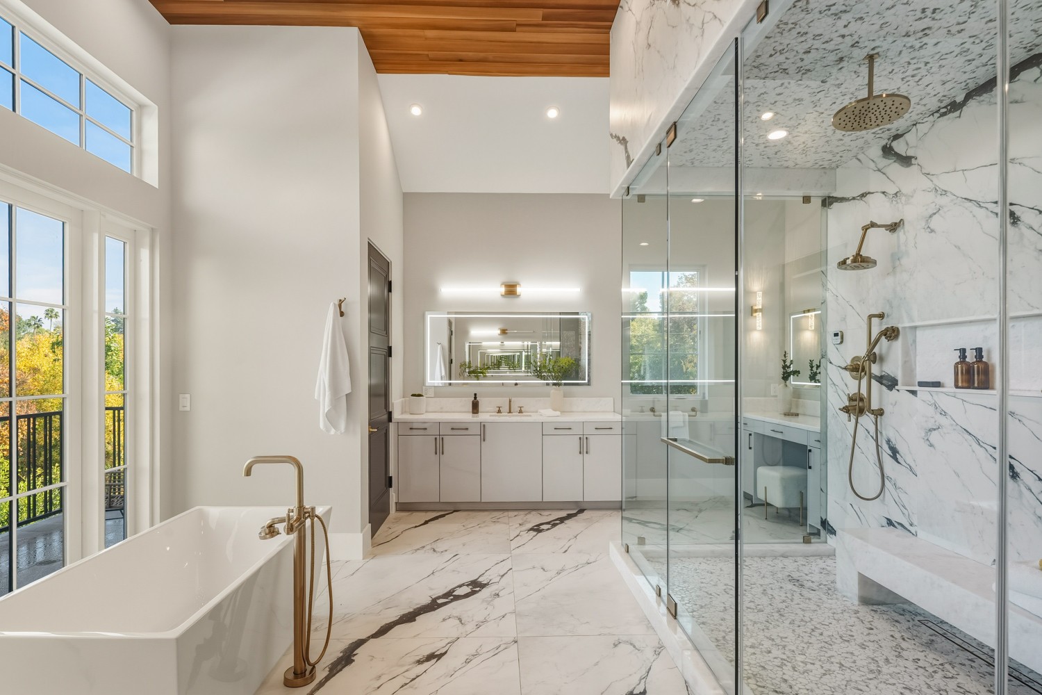 Elfyer - Woodland Hills, CA House - For Sale