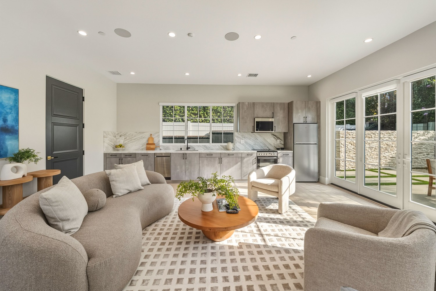 Elfyer - Woodland Hills, CA House - For Sale