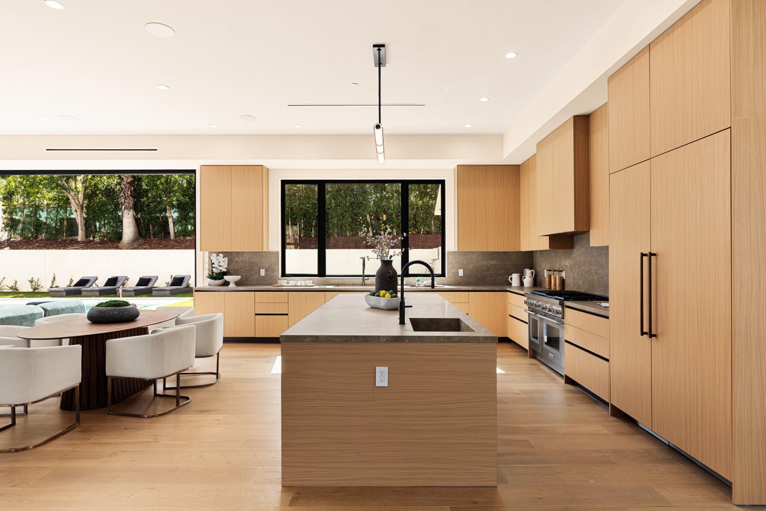 Elfyer - Tarzana, CA House - For Sale