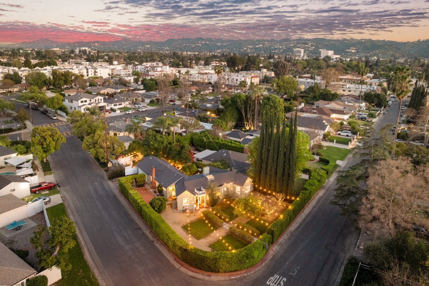 Elfyer - Sherman Oaks, CA House - For Sale