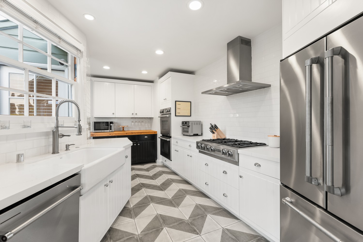 Elfyer - Sherman Oaks, CA House - For Sale