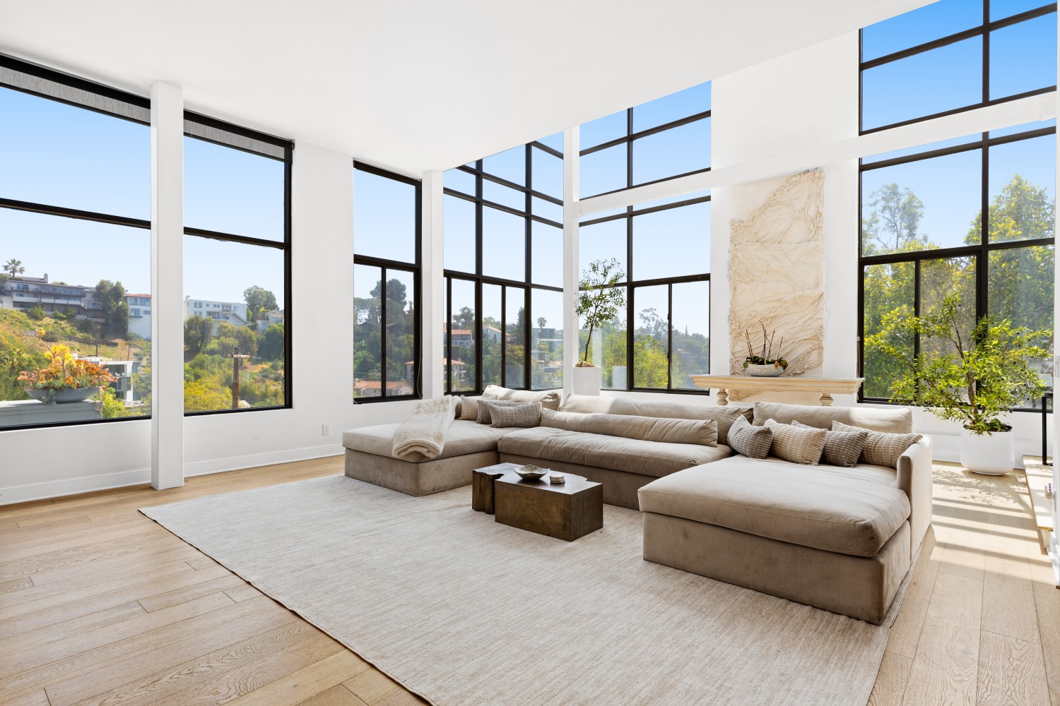 Elfyer - Los Angeles, CA House - For Sale