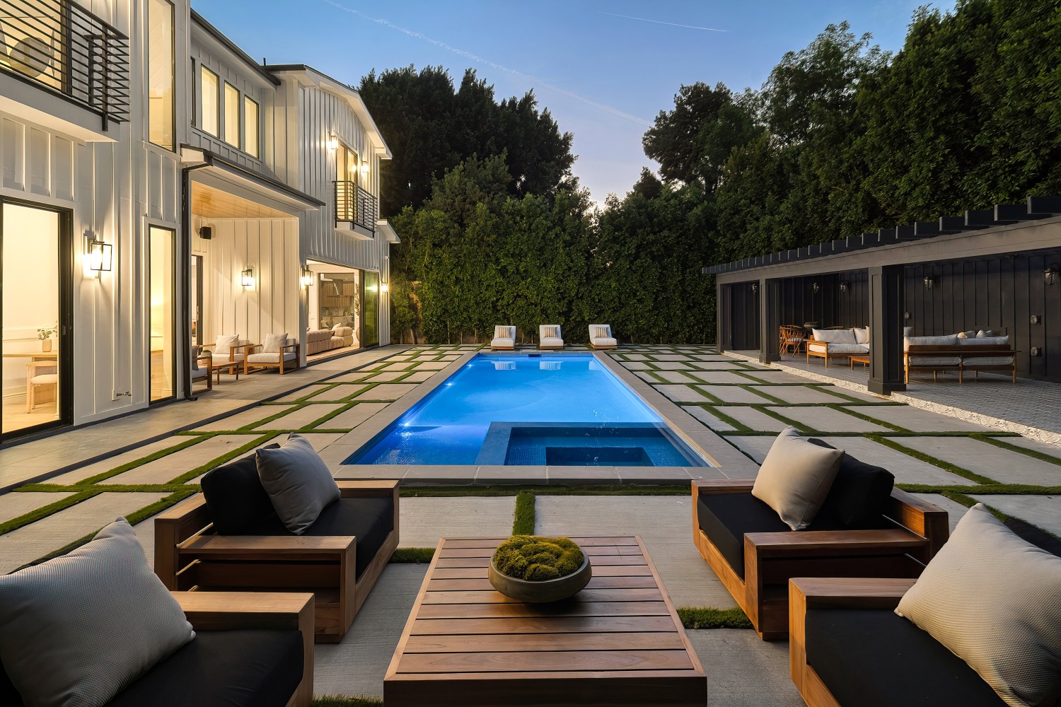 Elfyer - Valley Village, CA House - For Sale