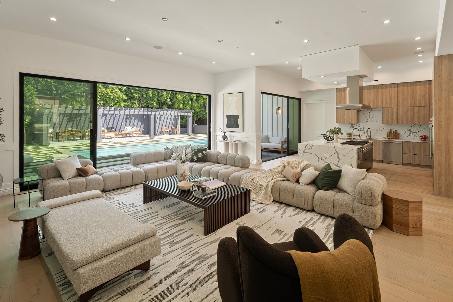 Elfyer - Valley Village, CA House - For Sale