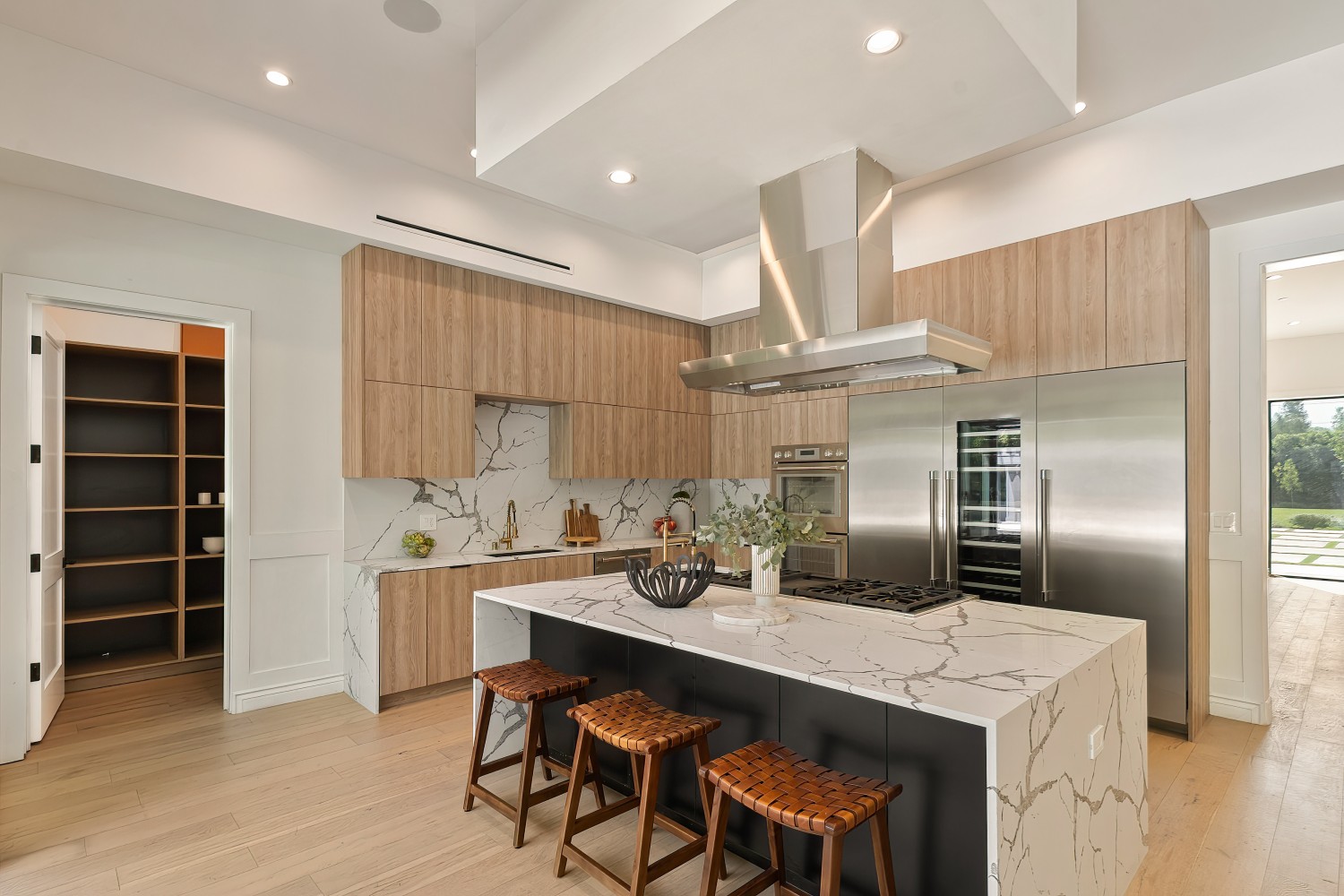 Elfyer - Valley Village, CA House - For Sale