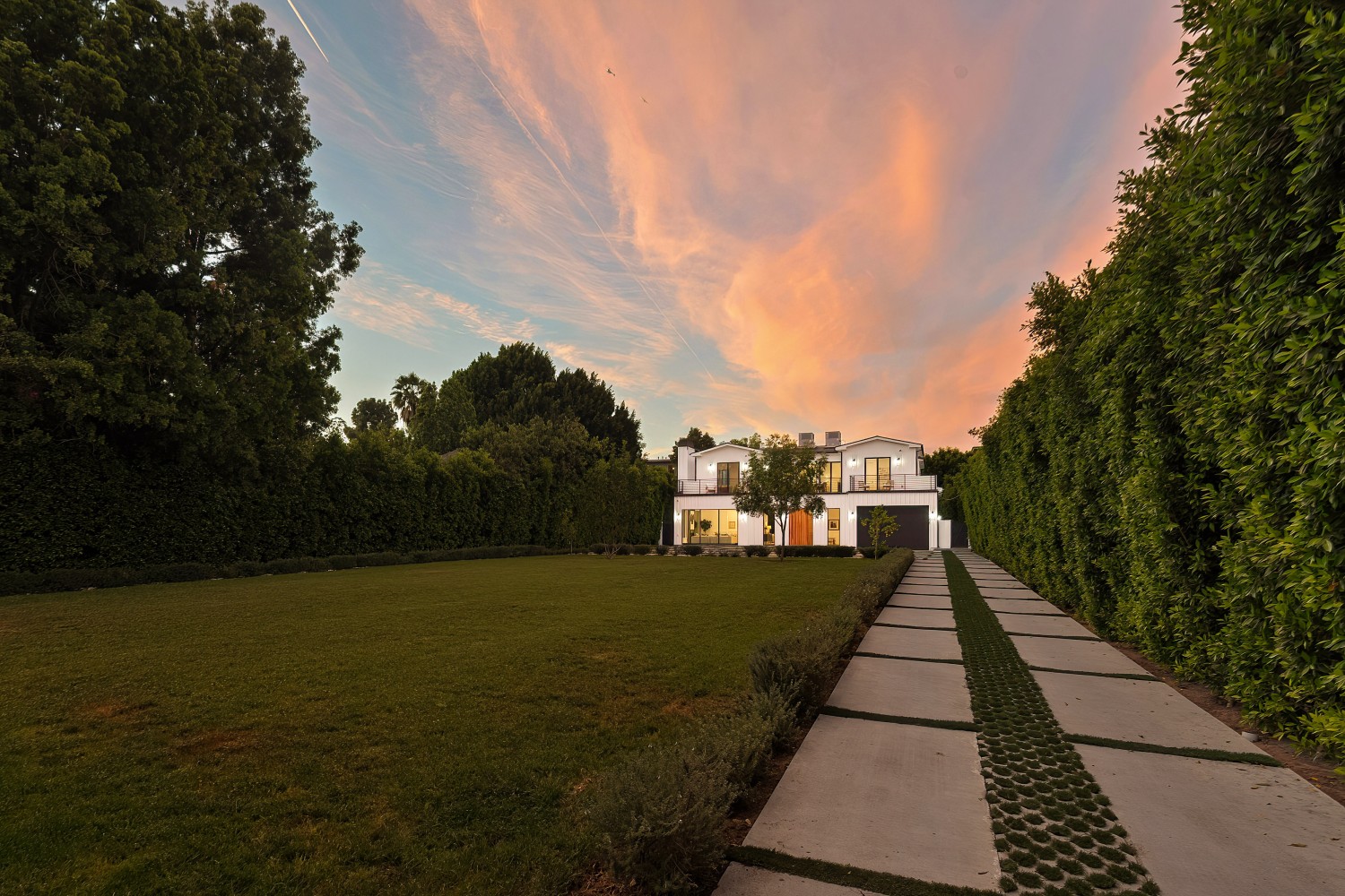 Elfyer - Valley Village, CA House - For Sale