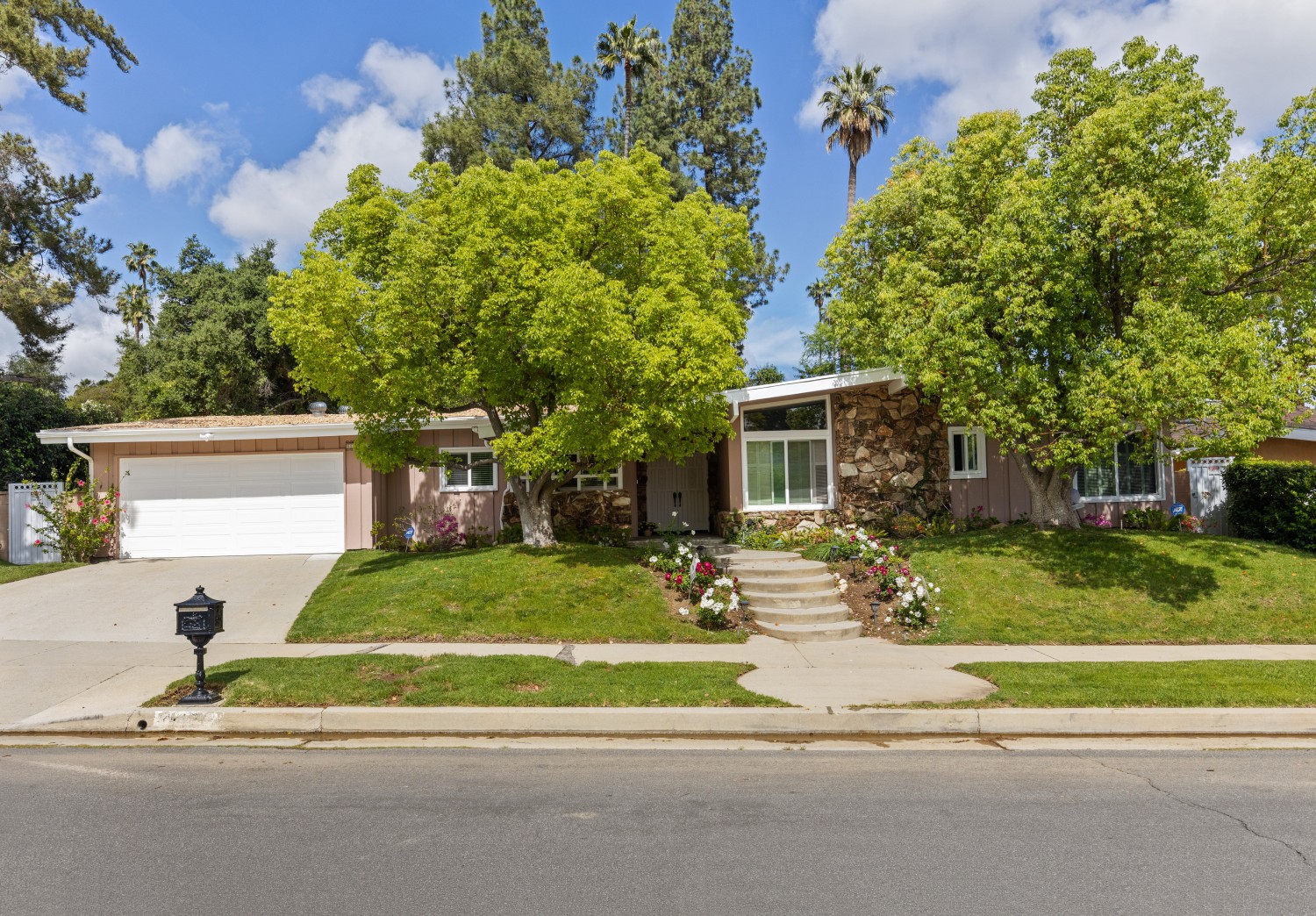 Elfyer - Tarzana, CA House - For Sale