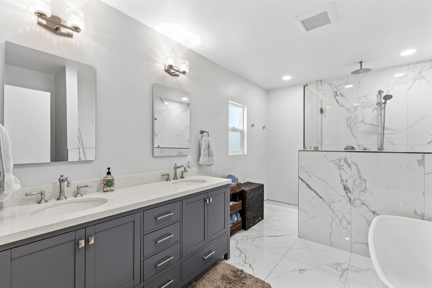 Elfyer - Tarzana, CA House - For Sale