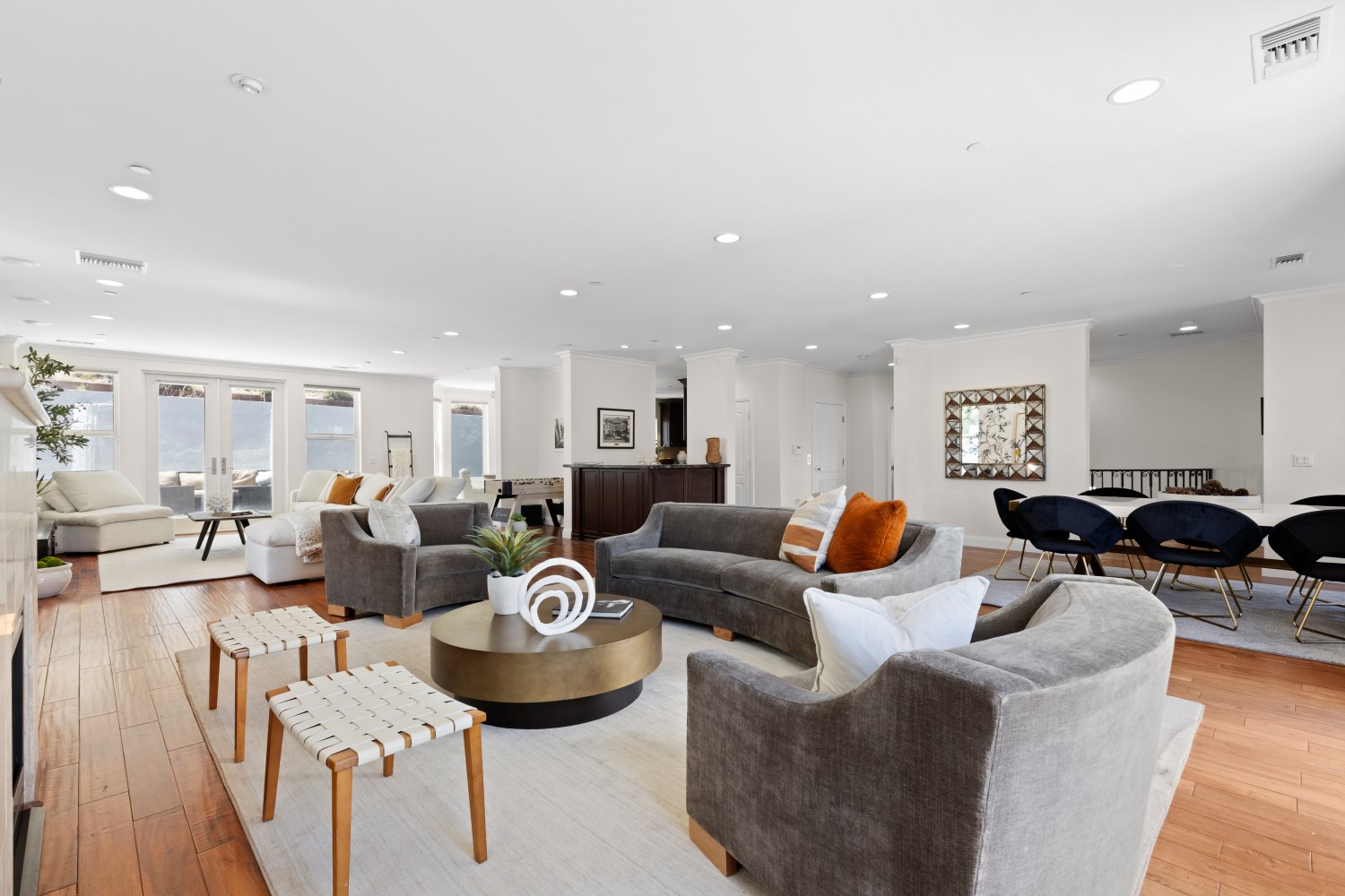 Elfyer - Woodland Hills, CA House - For Sale