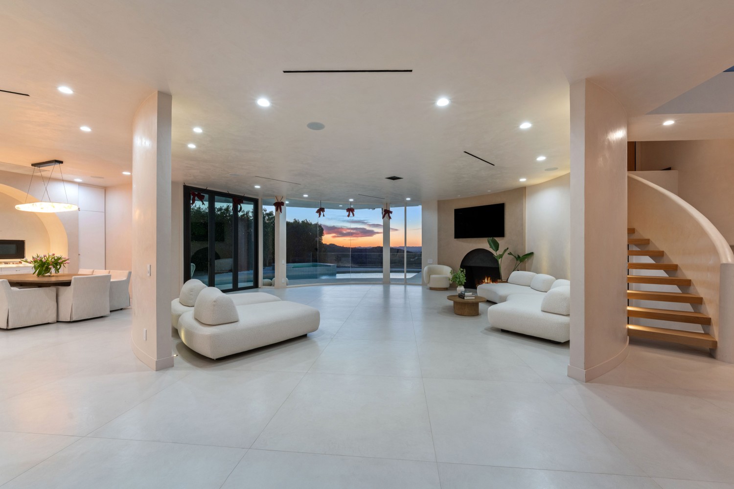 Elfyer - Los Angeles, CA House - For Sale