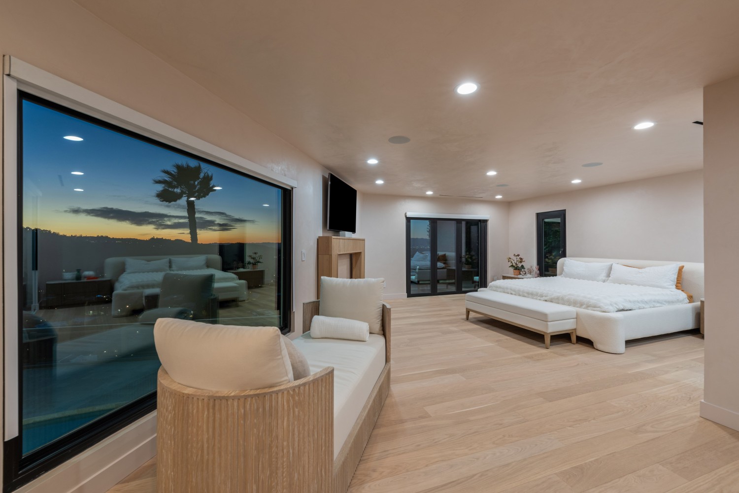 Elfyer - Los Angeles, CA House - For Sale