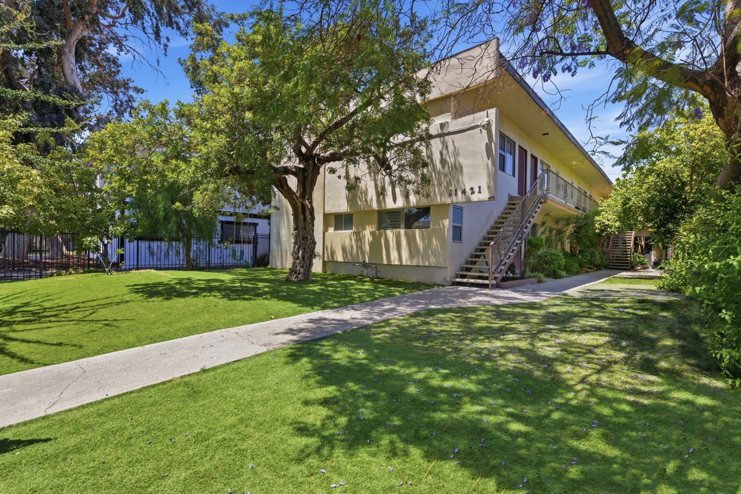 Elfyer - North Hollywood, CA House - For Sale