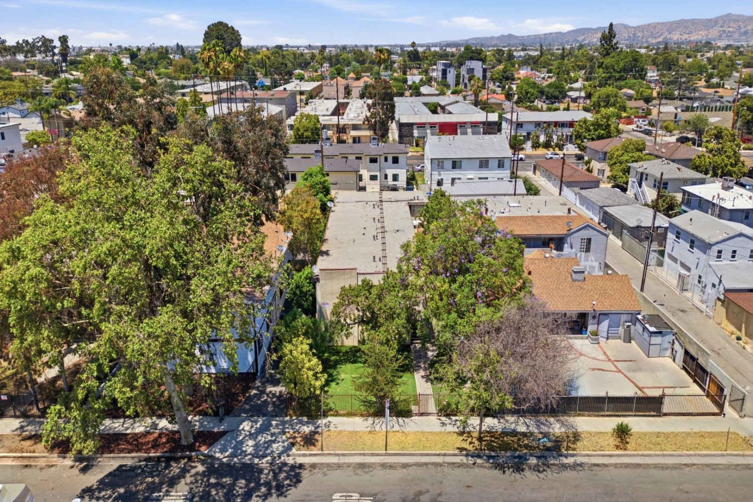 Elfyer - North Hollywood, CA House - For Sale