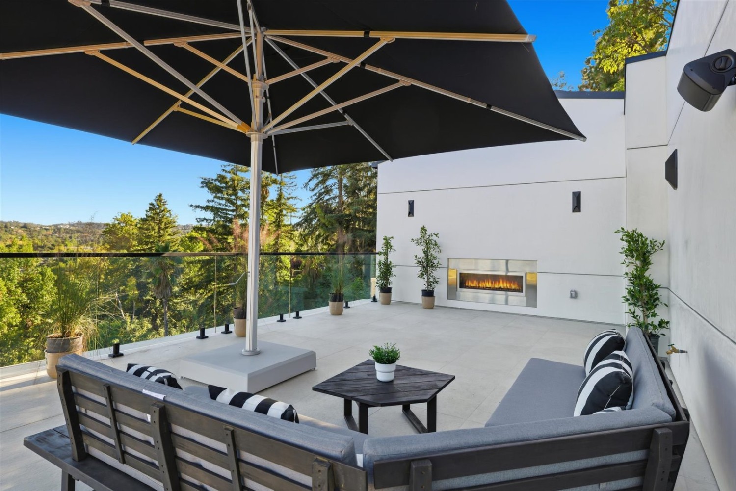 Elfyer - Encino, CA House - For Sale