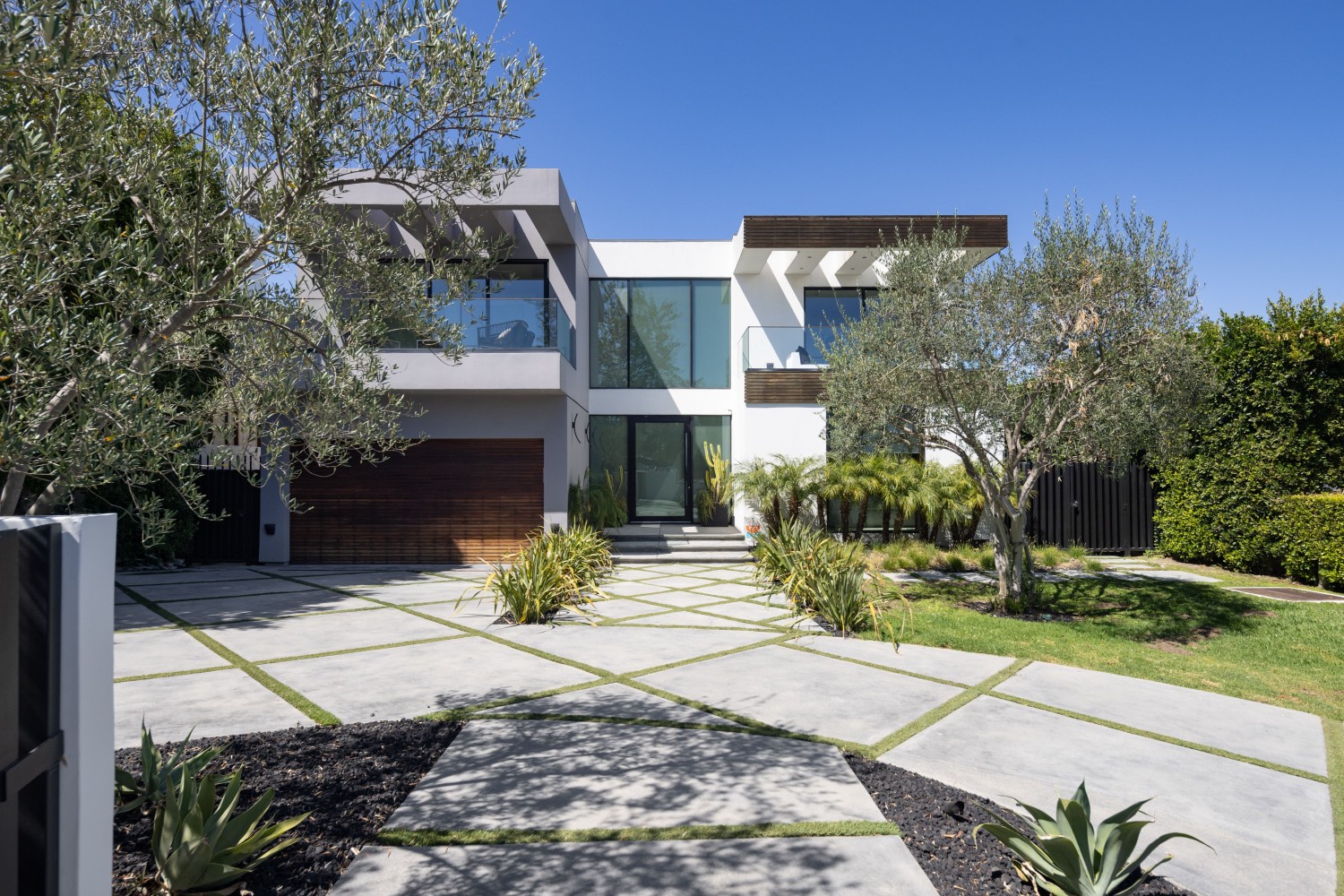 Elfyer - Los Angeles, CA House - For Sale