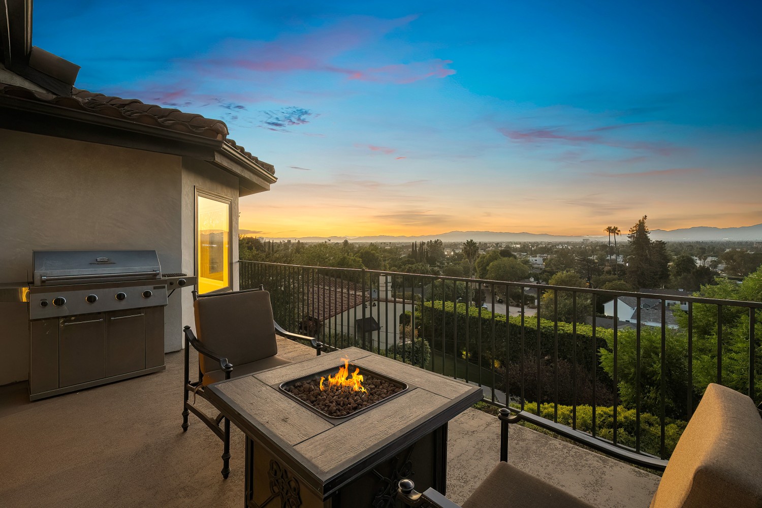 Elfyer - Sherman Oaks, CA House - For Sale