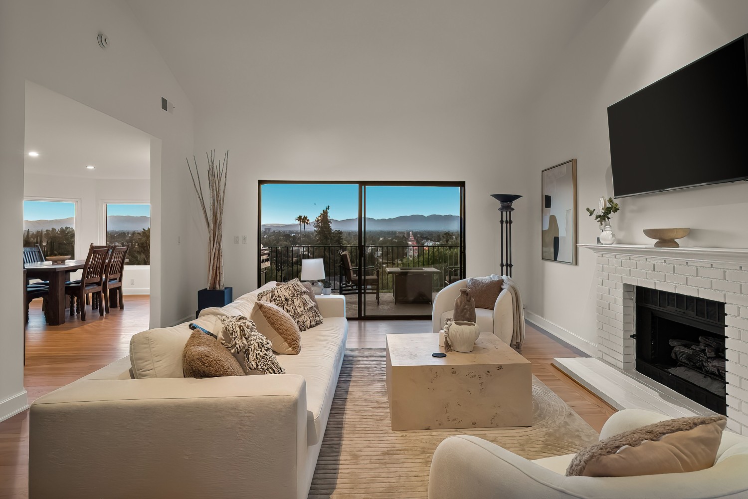 Elfyer - Sherman Oaks, CA House - For Sale