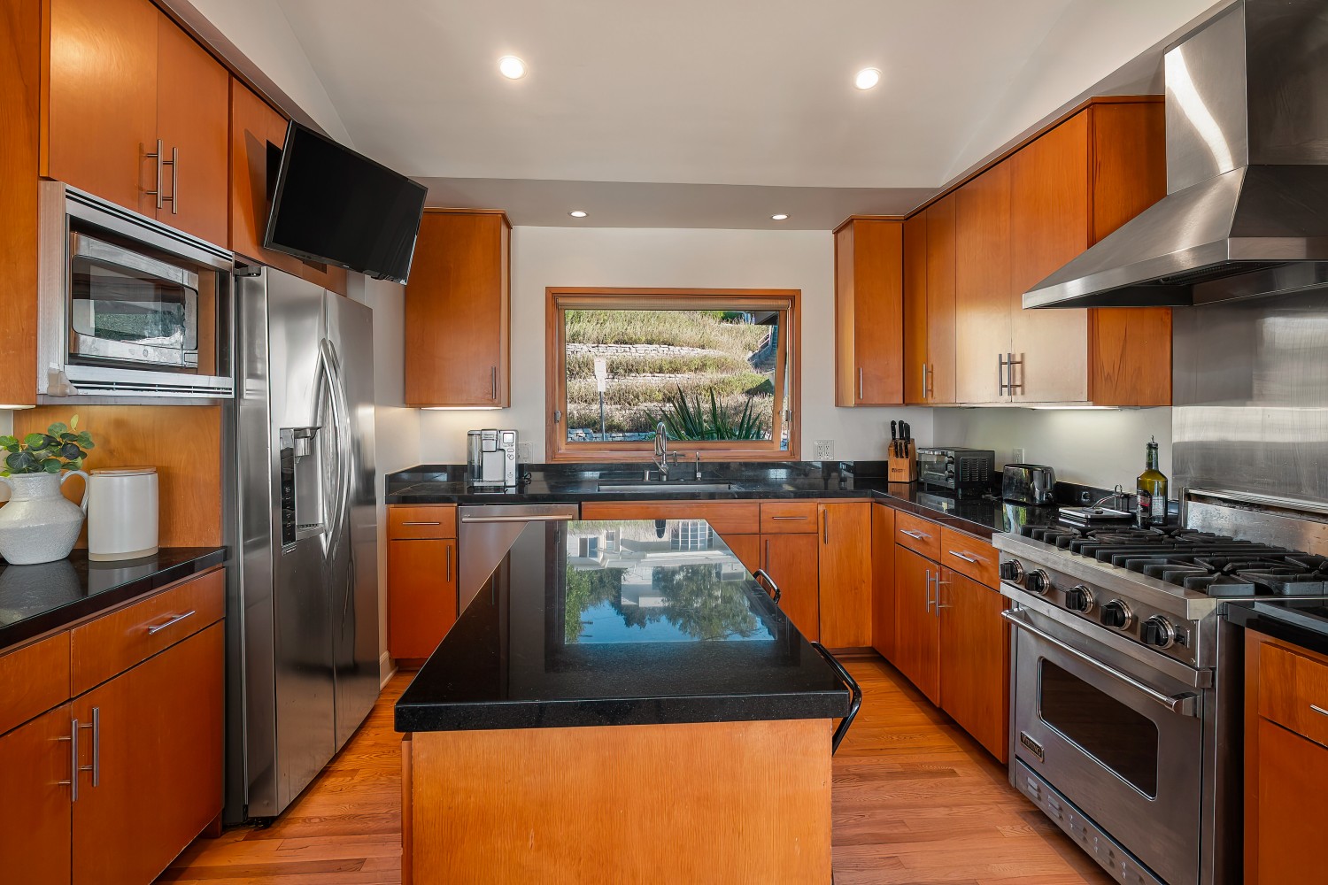 Elfyer - Sherman Oaks, CA House - For Sale
