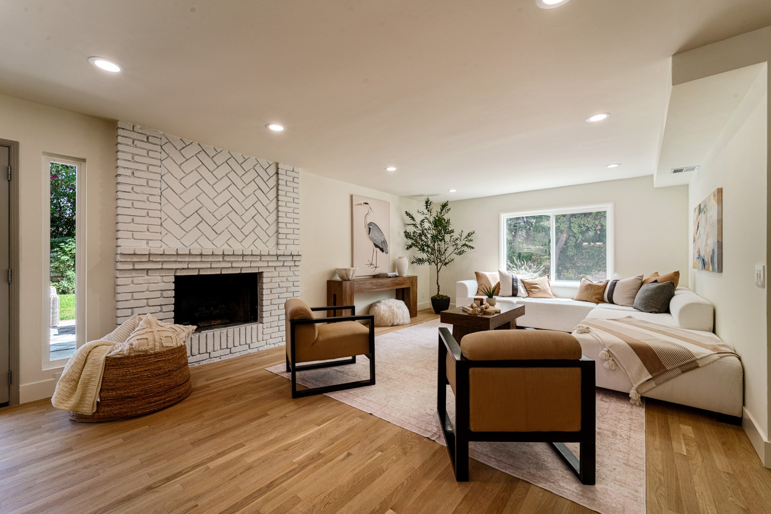 Elfyer - Tarzana, CA House - For Sale