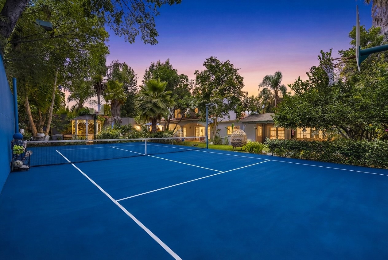 Elfyer - Tarzana, CA House - For Sale