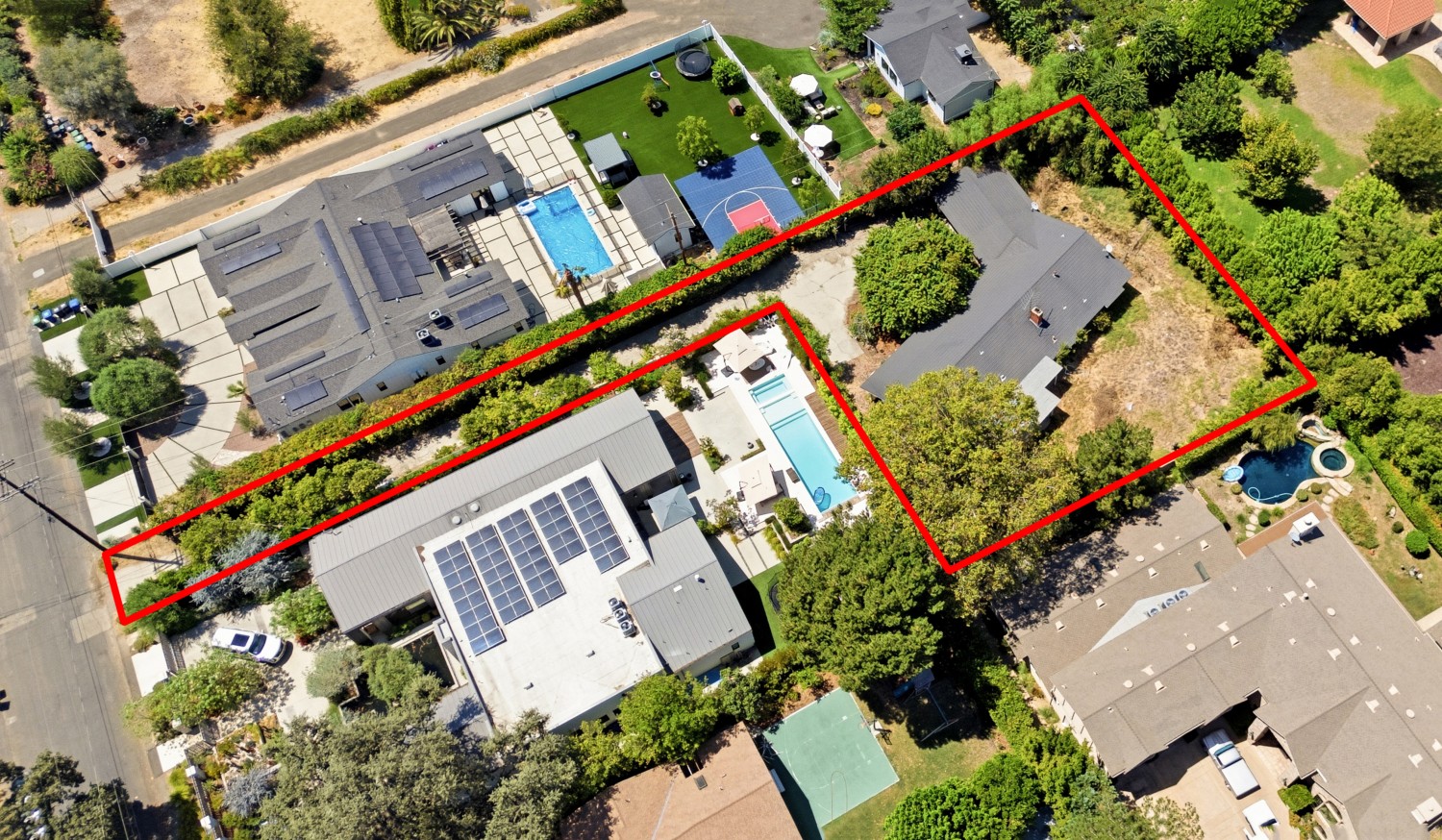 Elfyer - Woodland Hills, CA House - For Sale
