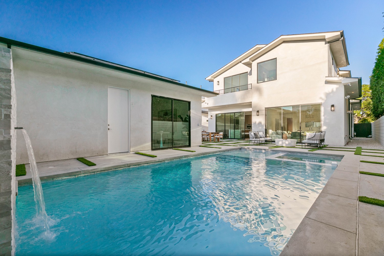 Elfyer - Sherman Oaks, CA House - For Sale