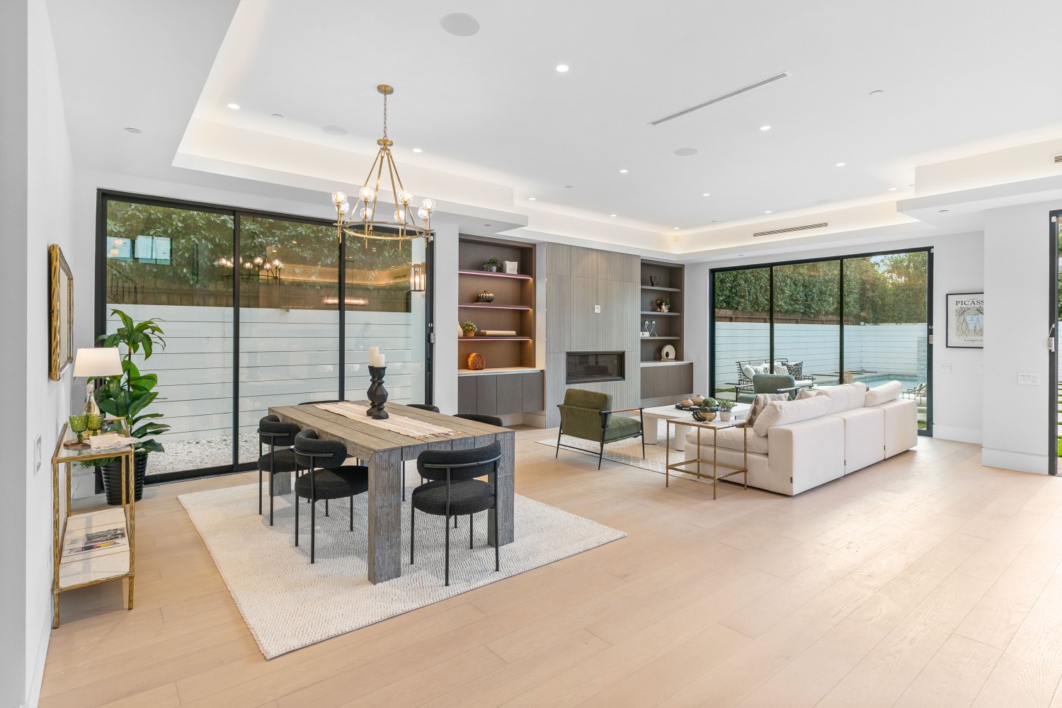 Elfyer - Sherman Oaks, CA House - For Sale