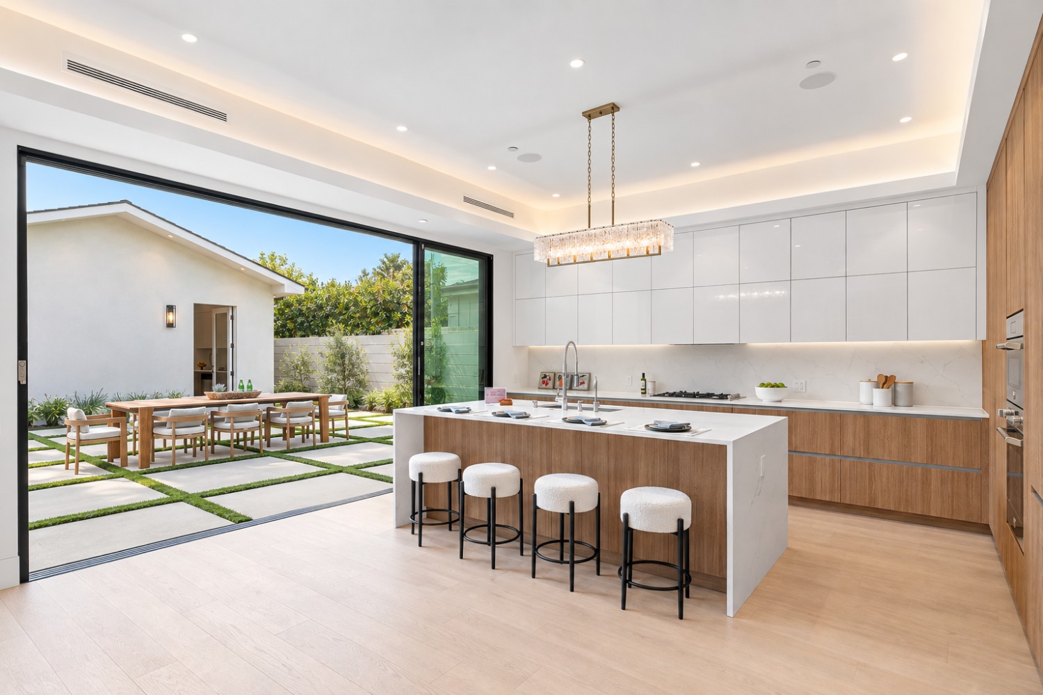 Elfyer - Sherman Oaks, CA House - For Sale