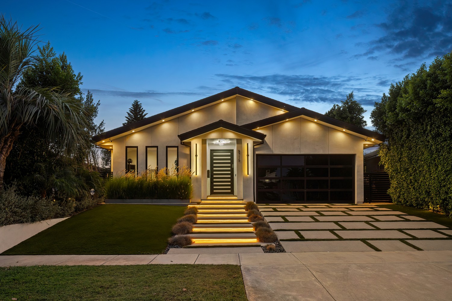 Elfyer - North Hollywood, CA House - For Sale