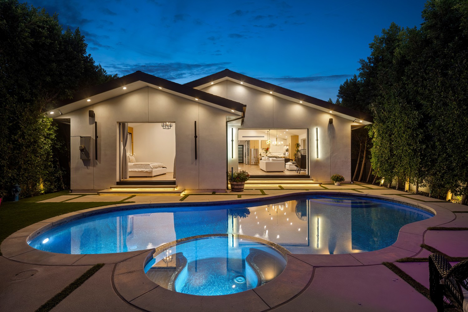 Elfyer - North Hollywood, CA House - For Sale