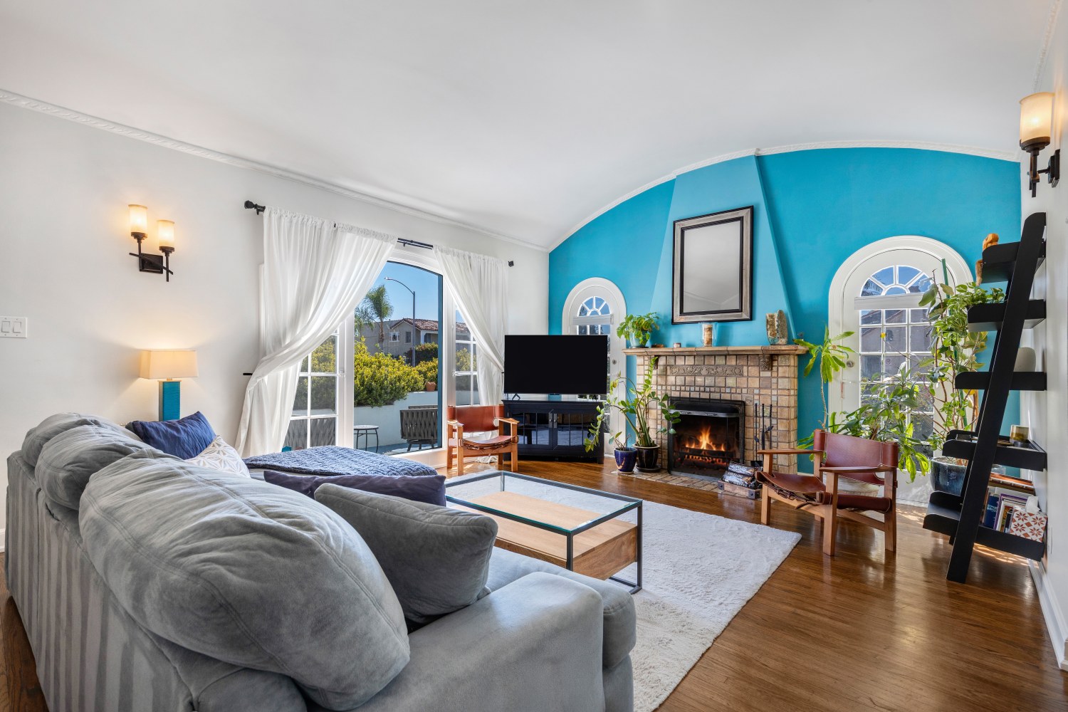 Elfyer - Los Angeles, CA House - For Sale