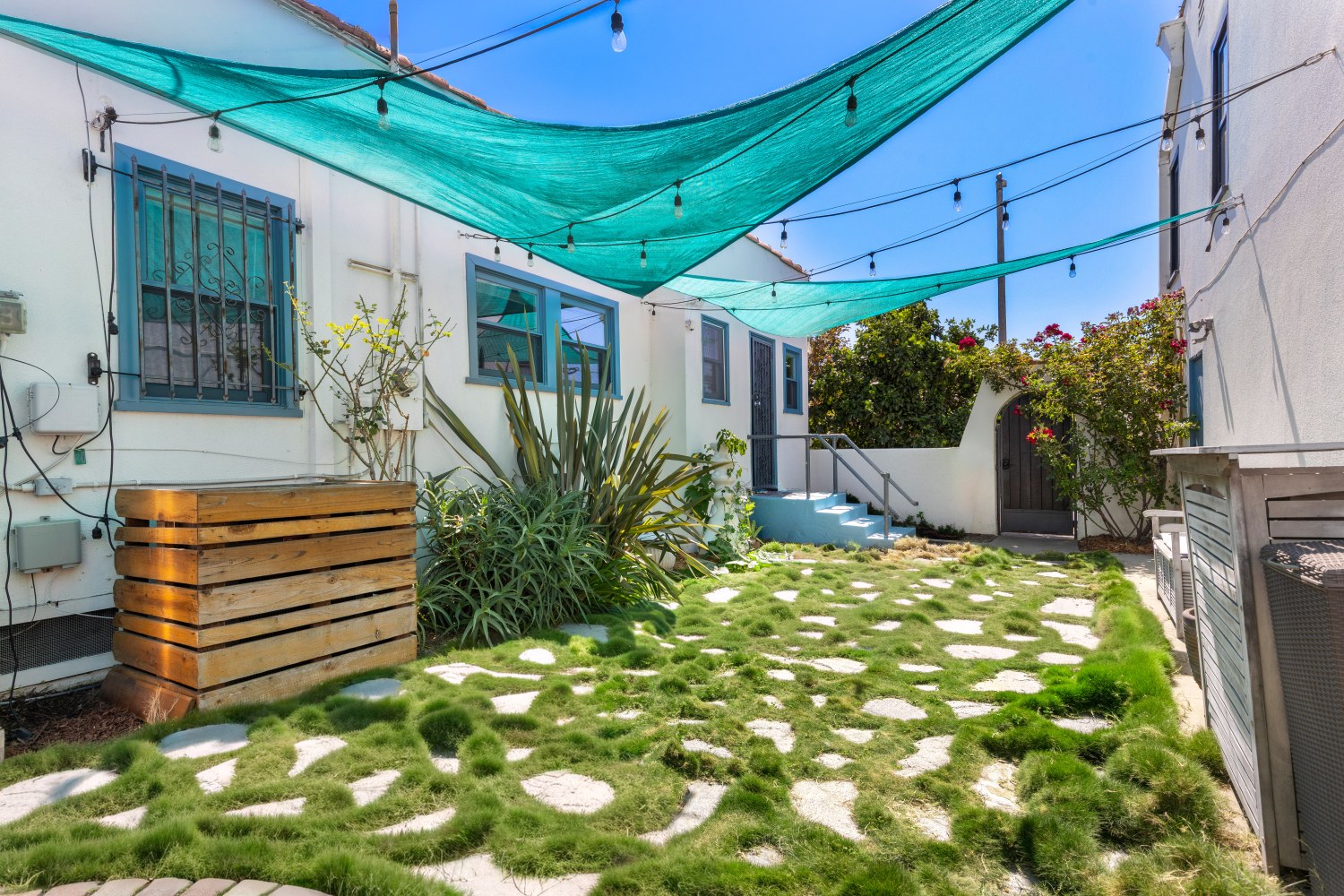 Elfyer - Los Angeles, CA House - For Sale